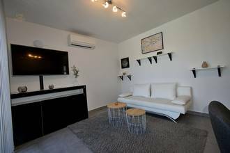 Thumbnail von Moderne Villa mit vier Wohneinheiten in außergewöhnlicher Lage direkt am Yachthafen