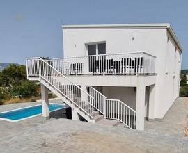 Thumbnail von Modernes Haus mit Pool und Meerblick