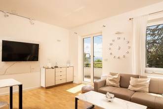 Thumbnail von Modern eingerichtete Wohnung mit schönem Meerblick