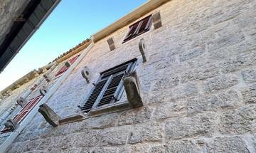 Thumbnail von Mediterranes Steinhaus in attraktiver Lage - zur Renovierung