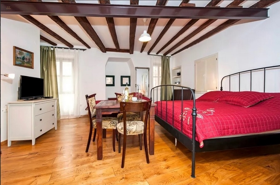 Thumbnail von Stadthaus mit 4 Studios und einer Dachterrasse mit Meerblick