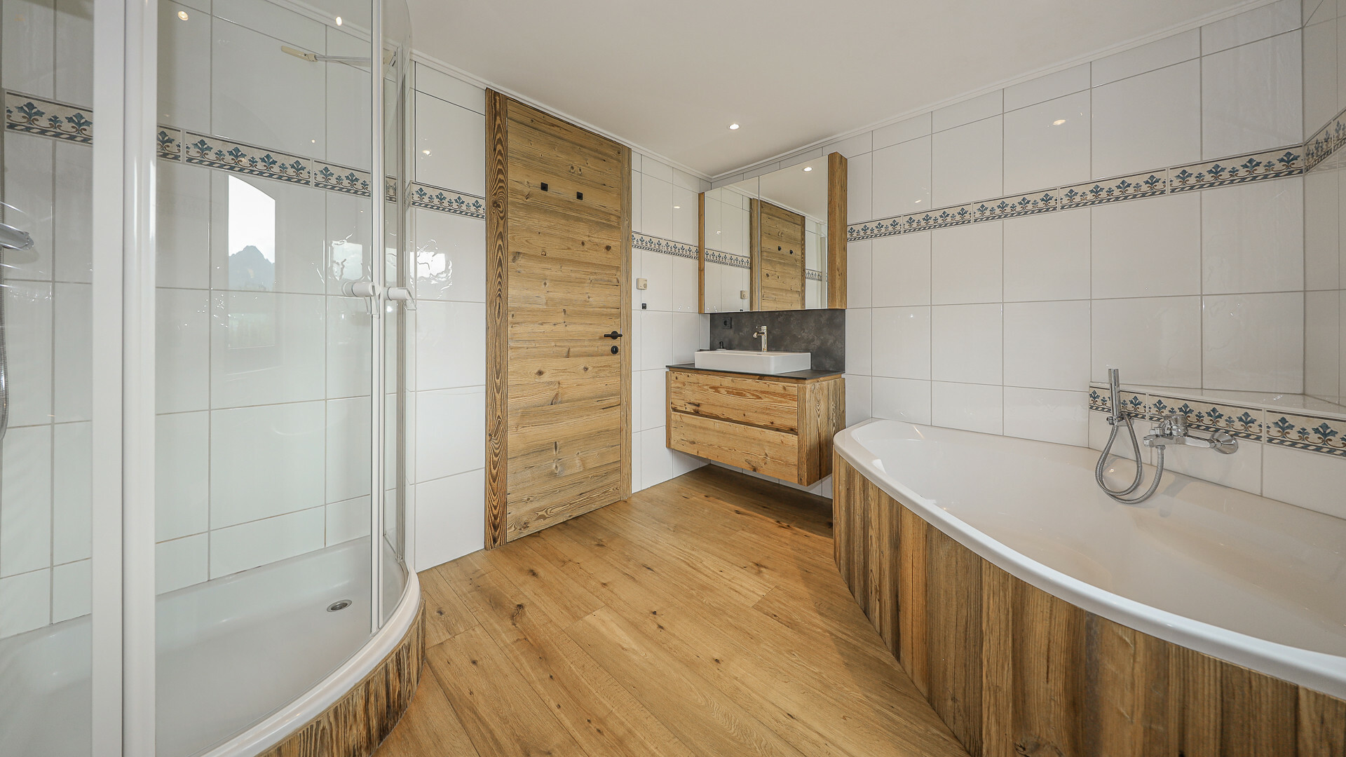 Thumbnail von Luxuriöse Dachgeschoss-Maisonette in sonniger Ruhelage