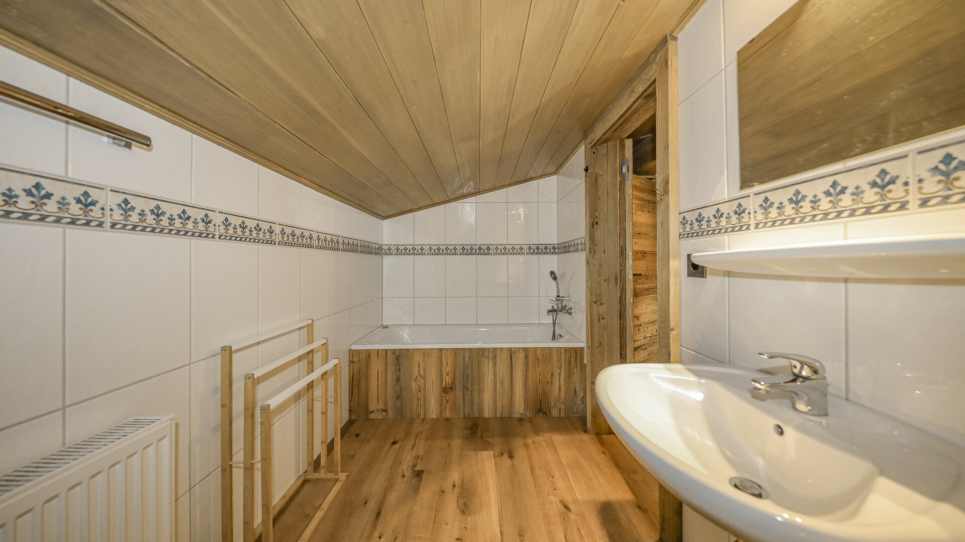 Thumbnail von Luxuriöse Dachgeschoss-Maisonette in sonniger Ruhelage