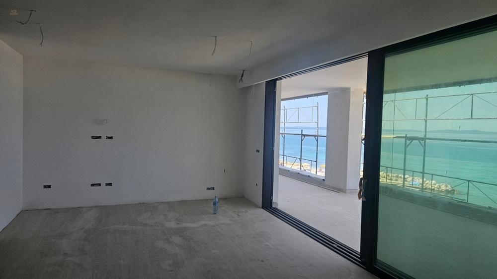 Thumbnail von Modernes Penthouse mit Dachterrasse in der 1. Reihe zum Meer