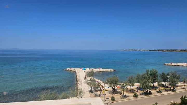 Modernes Appartement in der 1. Reihe zum Meer