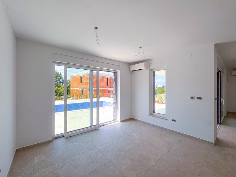 Thumbnail von Maisonettewohnung mit Garten und Swimmingpool