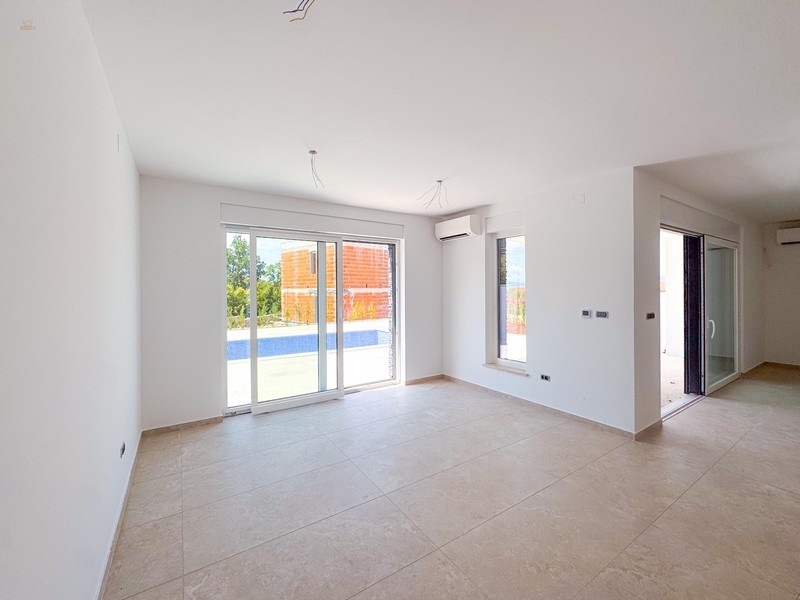 Thumbnail von Maisonettewohnung mit Garten und Swimmingpool