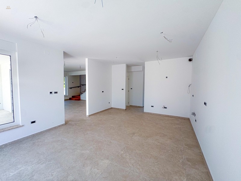 Thumbnail von Maisonettewohnung mit Garten und Swimmingpool