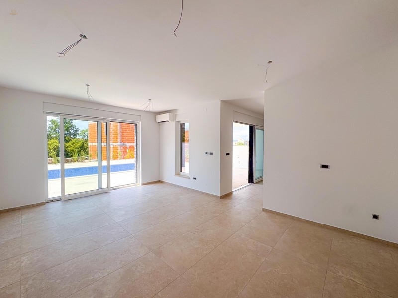 Thumbnail von Maisonettewohnung mit Garten und Swimmingpool