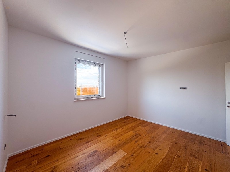 Thumbnail von Maisonettewohnung mit Garten und Swimmingpool