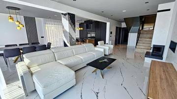 Thumbnail von Villa moderne avec piscine et belle vue sur la mer