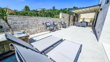 Thumbnail von Villa moderne avec piscine et belle vue sur la mer