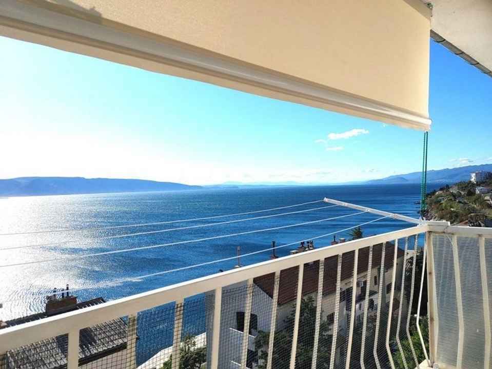 Wohnung mit schönem Blick auf das Meer
