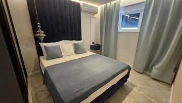 Thumbnail von Moderne Erdgeschosswohnung mit Pool und Garten