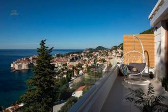 Thumbnail von Luxusní vila v mimořádné poloze s výhledem na historické centrum a moře