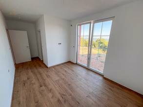 Thumbnail von Mediterrane Ferienhäuser mit Pool und Meerblick