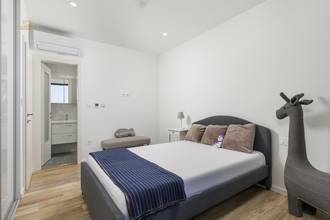 Thumbnail von Moderne Villa mit Pool und Meerblick