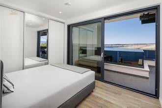 Thumbnail von Moderne Villa mit Pool und Meerblick