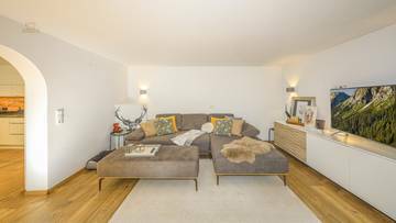 Thumbnail von Großzügiges Mehrfamilienhaus mit 3 Wohnungen