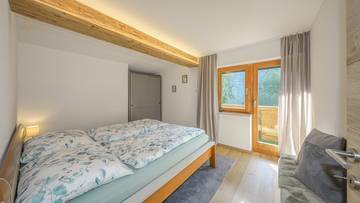 Thumbnail von Großzügiges Mehrfamilienhaus mit 3 Wohnungen