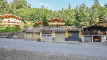 Thumbnail von Großzügiges Mehrfamilienhaus mit 3 Wohnungen