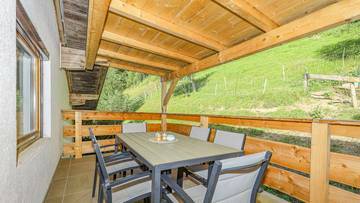 Thumbnail von Großzügiges Mehrfamilienhaus mit 3 Wohnungen