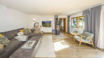 Thumbnail von Großzügiges Mehrfamilienhaus mit 3 Wohnungen