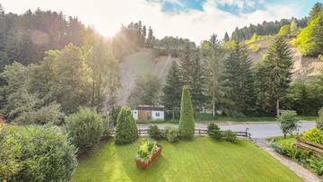 Thumbnail von Großzügiges Mehrfamilienhaus mit 3 Wohnungen