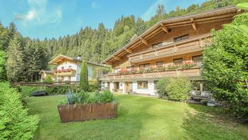 Thumbnail von Großzügiges Mehrfamilienhaus mit 3 Wohnungen