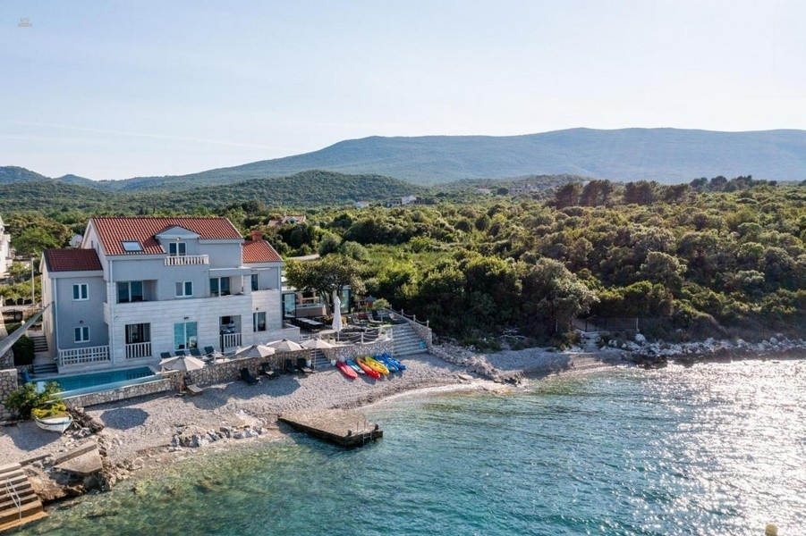 Villa direkt am Strand mit Swimmingpool, Halbinsel Peljesac