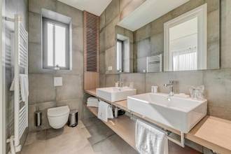 Thumbnail von Moderne Villa mit Infinity-Pool und Panorama-Meerblick