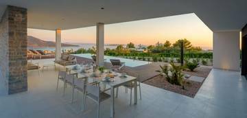 Thumbnail von Moderne Villa mit Infinity-Pool und Panorama-Meerblick