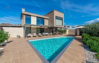 Thumbnail von Moderne Villa mit mediterranen Elementen und Swimmingpool, Region Umag