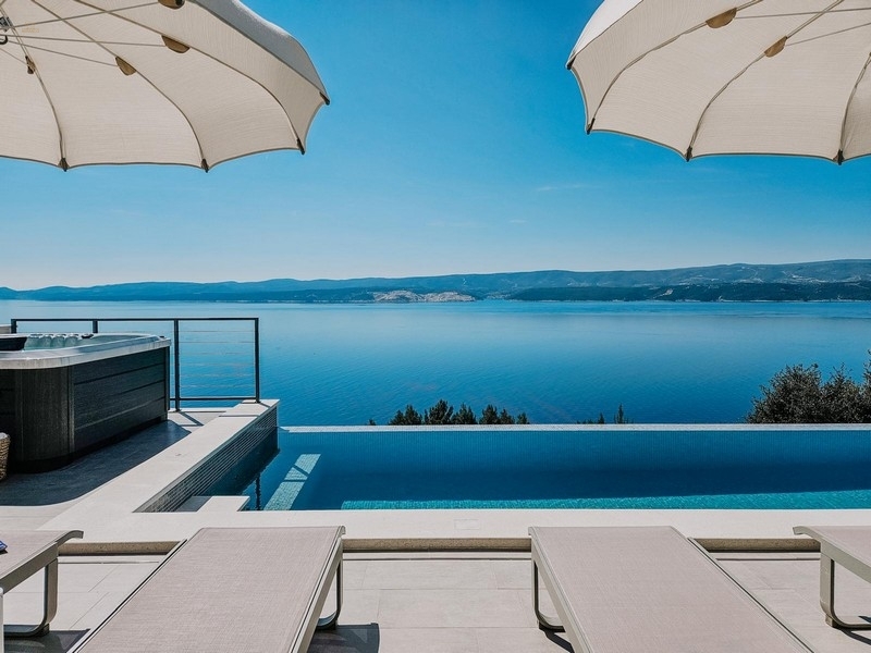 Moderne Villa mit Infinity-Pool und Panorama-Meerblick, Region Omis