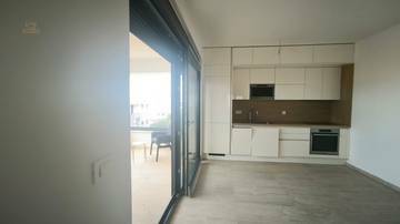 Thumbnail von Modernes Penthouse mit Dachterrasse und Panorama-Meerblick