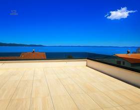 Thumbnail von Modernes Penthouse mit Dachterrasse und Panorama-Meerblick