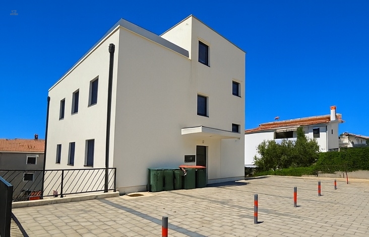 Thumbnail von Modernes Penthouse mit Dachterrasse und Panorama-Meerblick