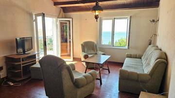 Thumbnail von Haus mit zwei Wohnungen - zur Renovierung