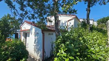 Thumbnail von Haus mit zwei Wohnungen - zur Renovierung