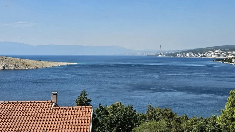 Haus mit zwei Wohnungen - zur Renovierung