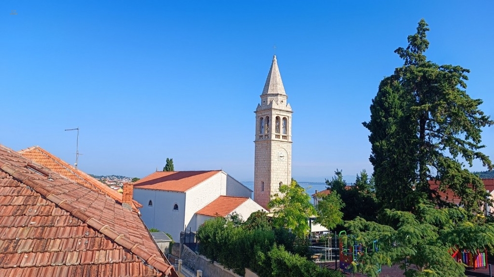 Haus nahe dem Meer im Ortszentrum - zur Renovierung