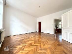 Thumbnail von Helle Wohnung mit Balkon auf ganzer Etage zzgl. Rohdachboden, Nähe Einsiedlerpark