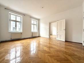 Thumbnail von Helle Wohnung mit Balkon auf ganzer Etage zzgl. Rohdachboden, Nähe Einsiedlerpark