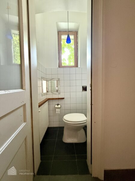 Thumbnail von Helle Wohnung mit Balkon auf ganzer Etage zzgl. Rohdachboden, Nähe Einsiedlerpark