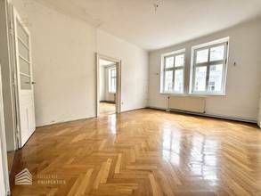 Thumbnail von Helle Wohnung mit Balkon auf ganzer Etage zzgl. Rohdachboden, Nähe Einsiedlerpark