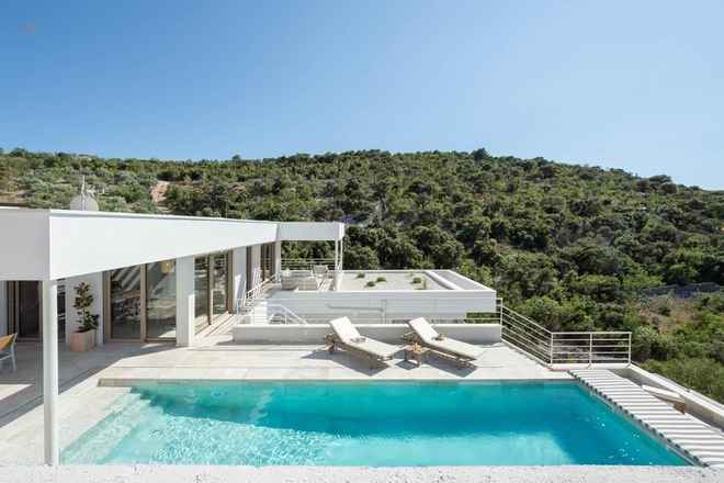 Moderne Luxusvilla nahe dem Meeresufer, Region Rogoznica