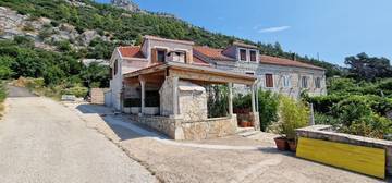 Renoviertes Steinhaus mit Pool und Meerblick, Region Orebic