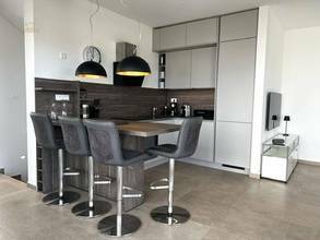 Thumbnail von Moderne Maisonettewohnung mit Garten und Swimmingpool