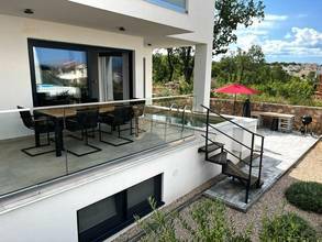 Thumbnail von Moderne Maisonettewohnung mit Garten und Swimmingpool