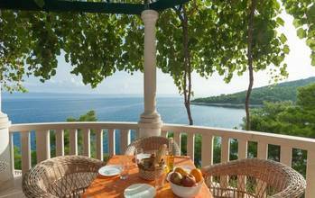 Thumbnail von Mediterrane villa direct aan zee